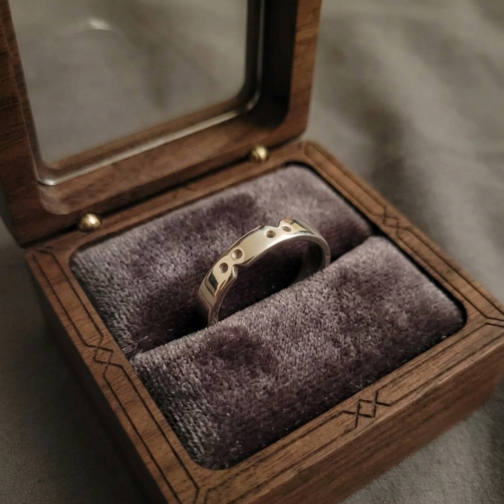 Elegant Sterling Silver Women's Ring